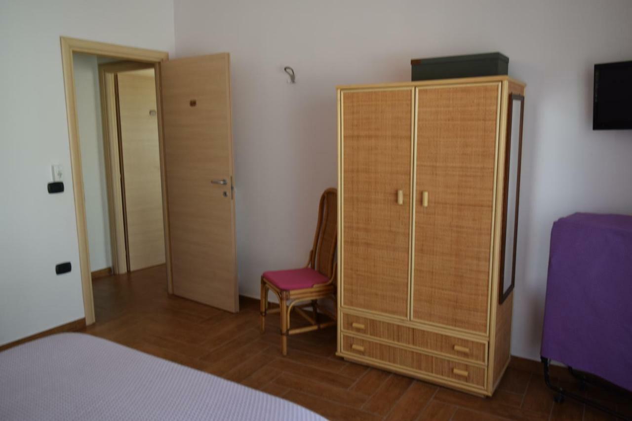 Bed &Breakfast Pinetamare Castel Volturno Exterior foto