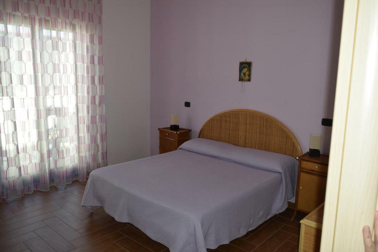 Bed &Breakfast Pinetamare Castel Volturno Exterior foto