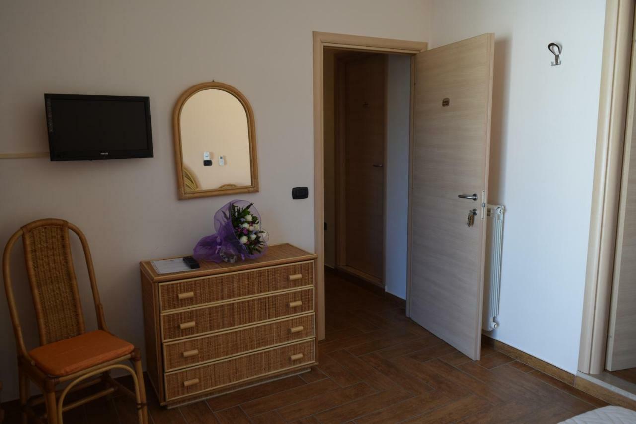 Bed &Breakfast Pinetamare Castel Volturno Exterior foto